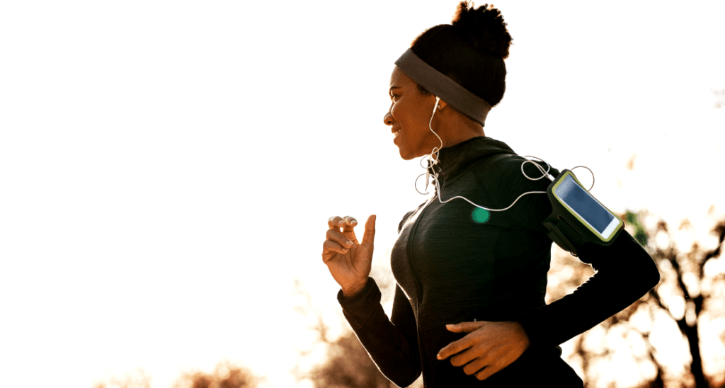 Como Criar uma Rotina de Corrida para iniciantes e Não Desistir no Caminho 2 Corredora seguindo uma rotina de corrida para iniciantes