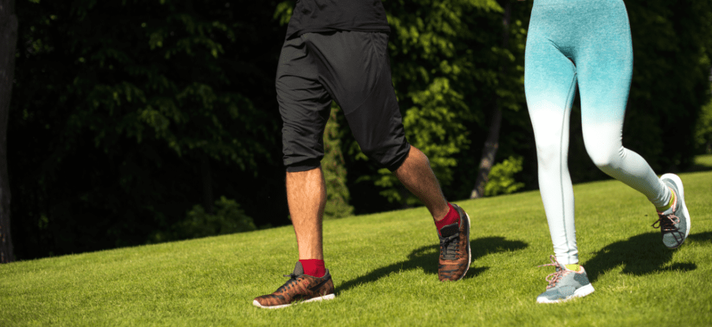 Seu tipo de corrida. Os segredos para correr melhor em diferentes terrenos 7 corrida na grama