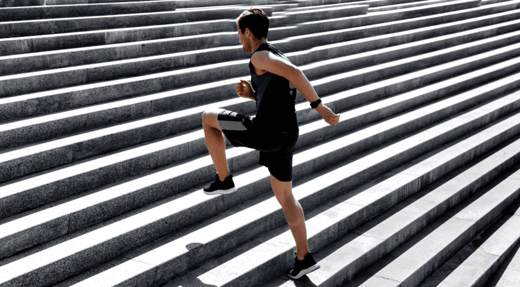 Treinamento Intervalado: Como sair do mesmo ritmo e ganhar velocidade de verdade! 3 treinamento intervalado no escada
