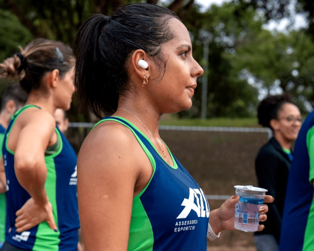 Como começar a correr. O guia completo de como transformar Promessas em Metas concretas para o ano 5 mulher corrida azon 001